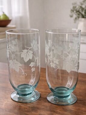 2 Light Green Etched Mexican Footed Hand Blown Glasses Goblets Ivy Vine